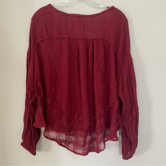 Women’s red Free People blouse size S with buttons and flowy sleeves - Picture 5 of 9